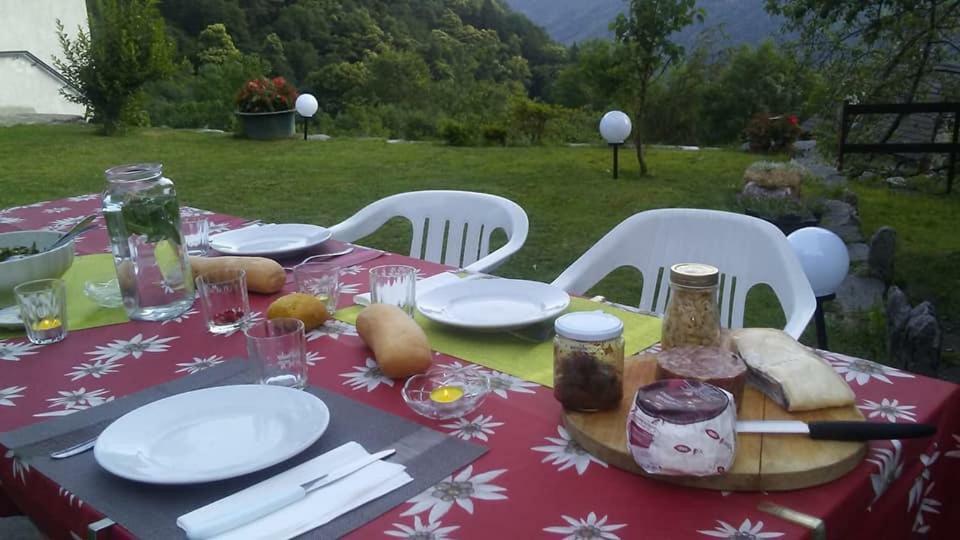 Vila Casa Zizi Crodo Exteriér fotografie