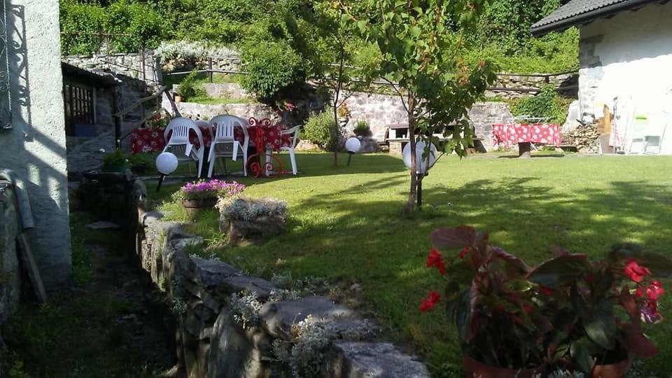 Vila Casa Zizi Crodo Exteriér fotografie